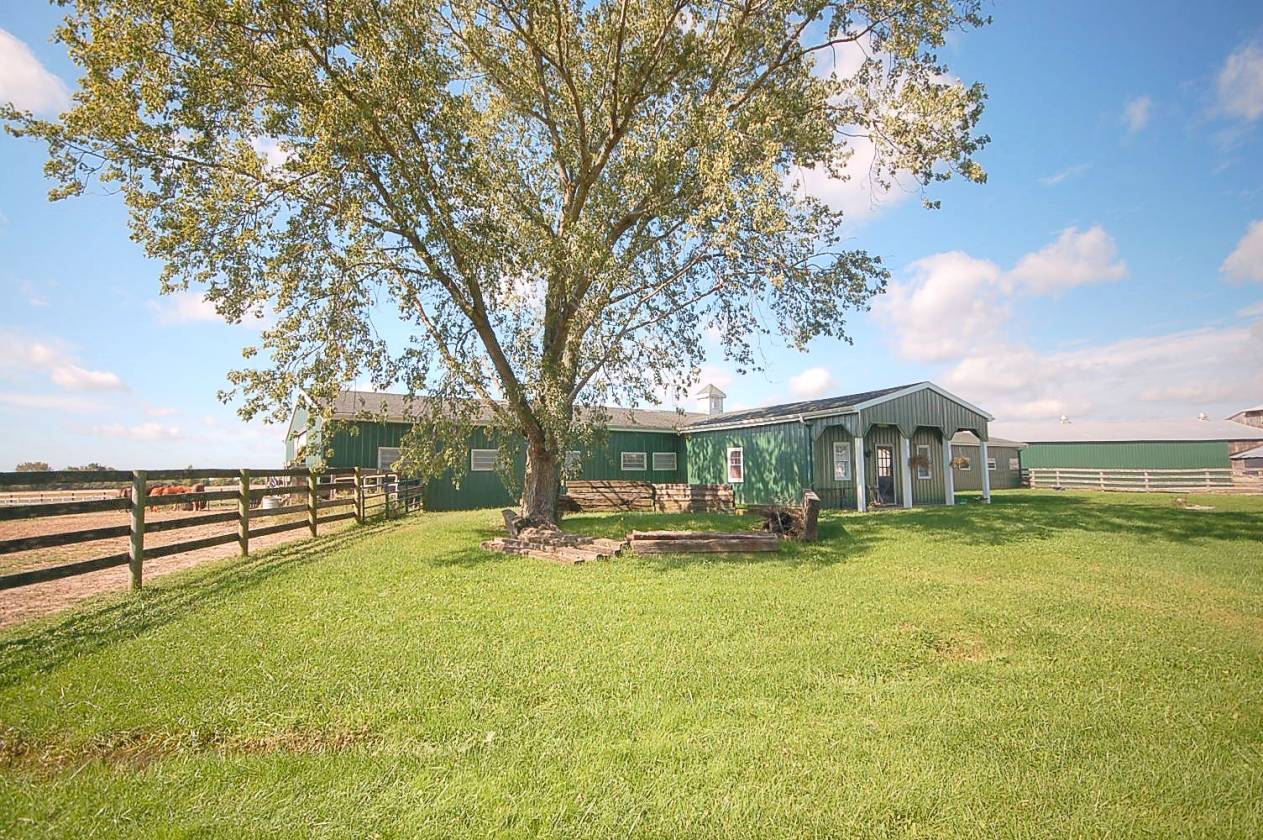 New Price!!! 20ac Training/Boarding StableGarden Prairie, IL Garden Prairie, Boone County