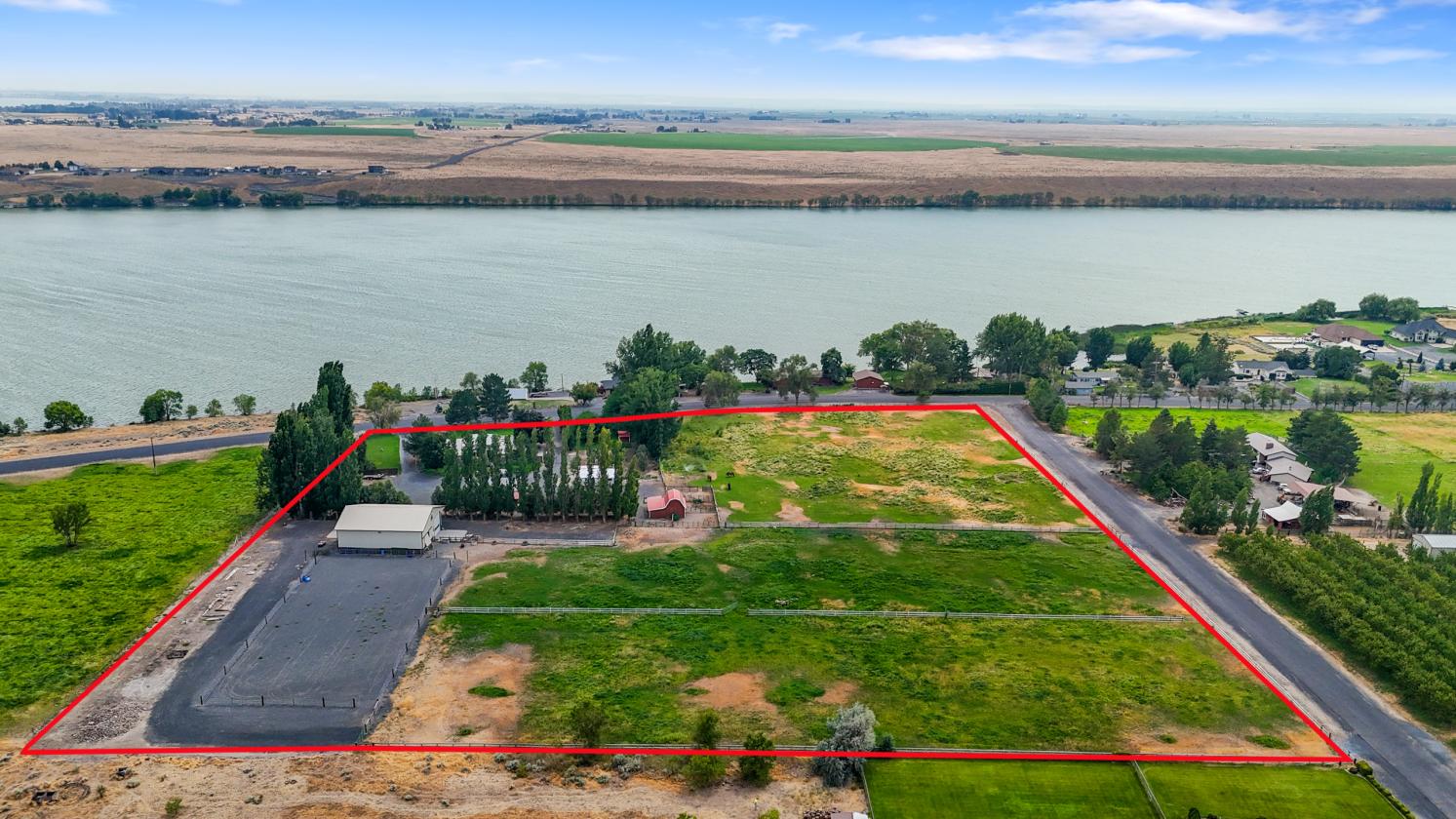 Lakeview Equestrian Estate w/ Shop & Barn - photo 27