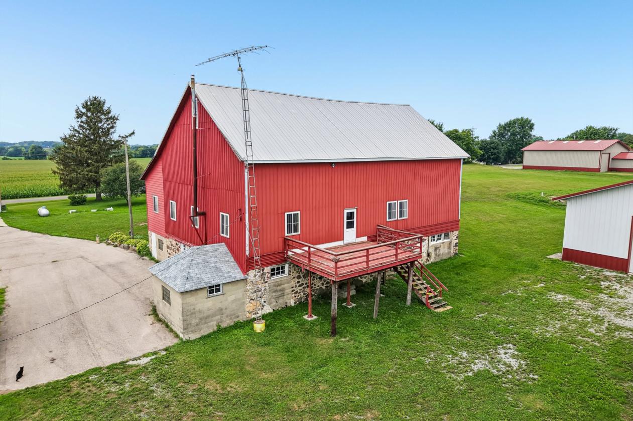 Farmette on 3+ Acres - photo 7