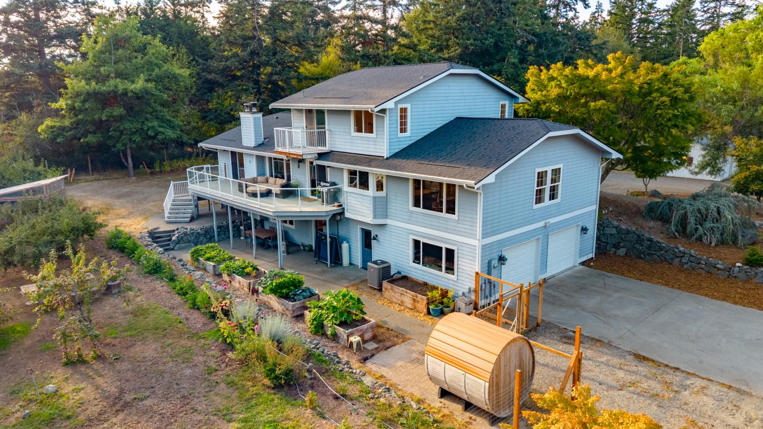 Beautifully Updated Acreage Estate - photo 1