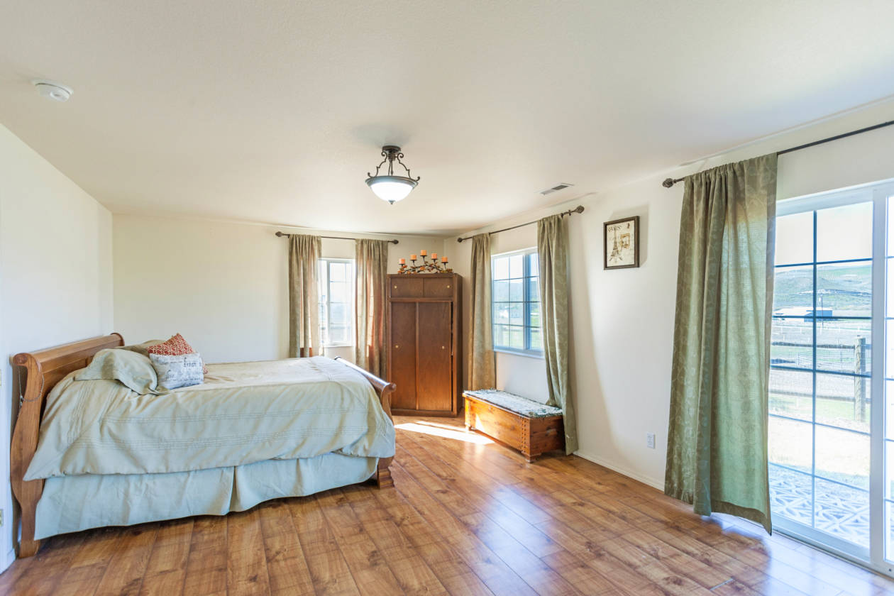 Horse Property on 11 acres! Selah, Yakima County, Washington Horse