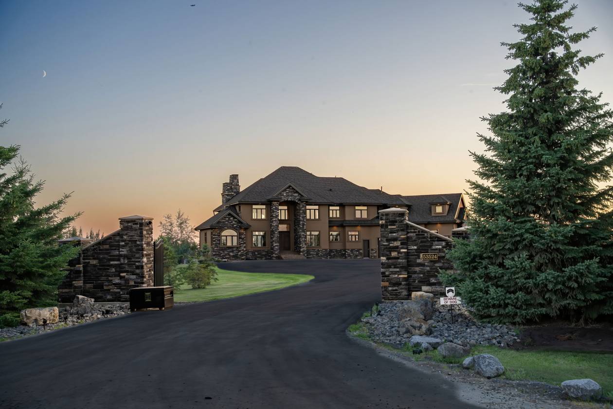 Horse Property for sale.