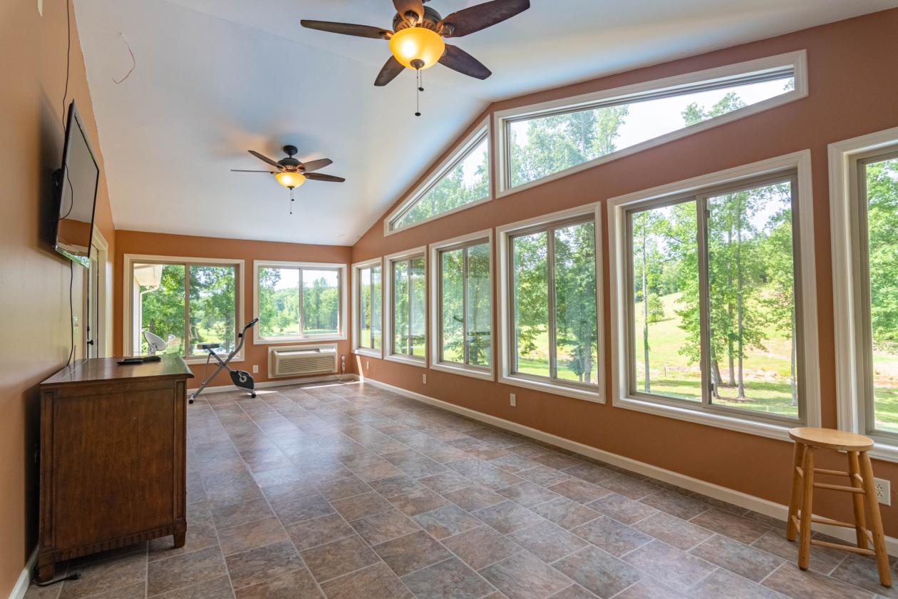 FANTASTIC EQUESTRIAN PROPERTY - photo 17