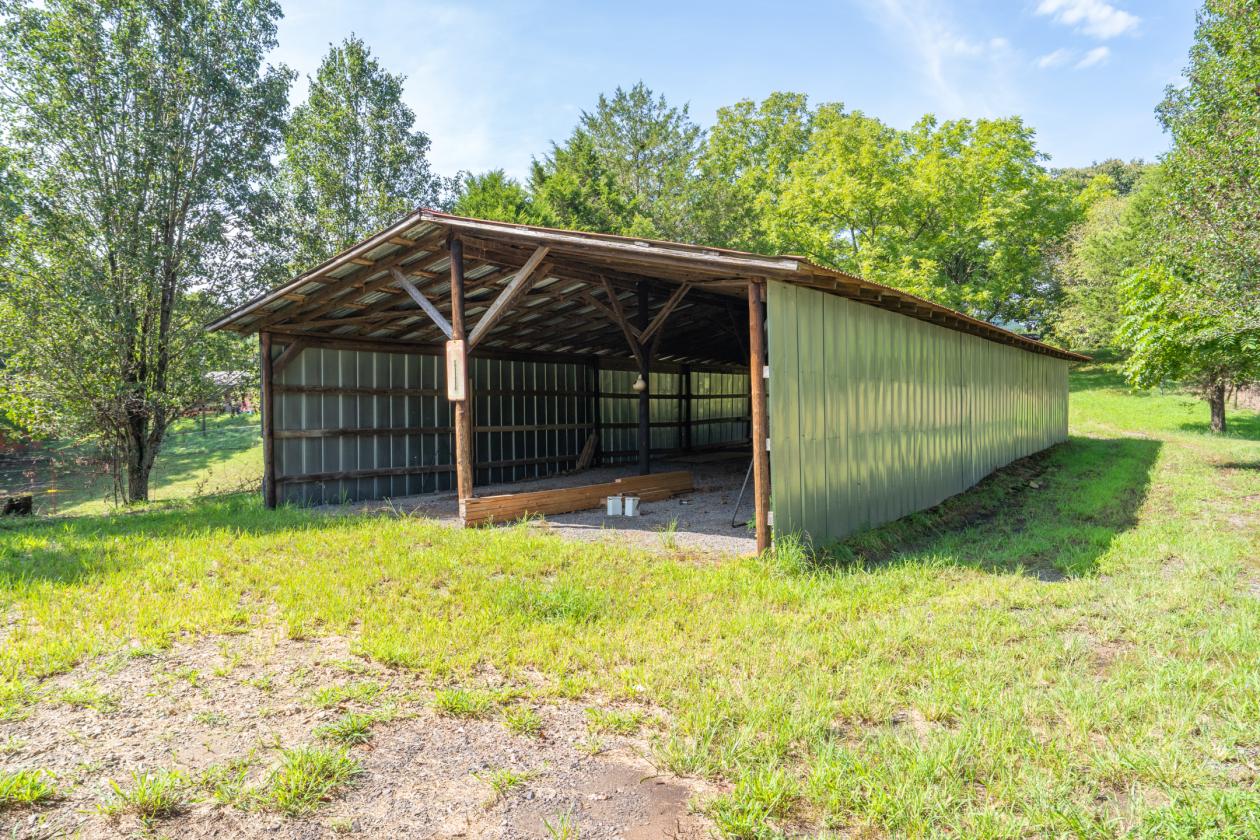 Large Equestrian Estate-Pasture, Mountains, Creeks - photo 20