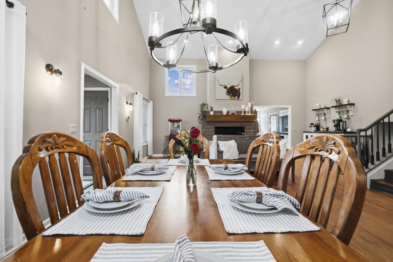 Remodeled Farmhouse in Private Community - photo 11