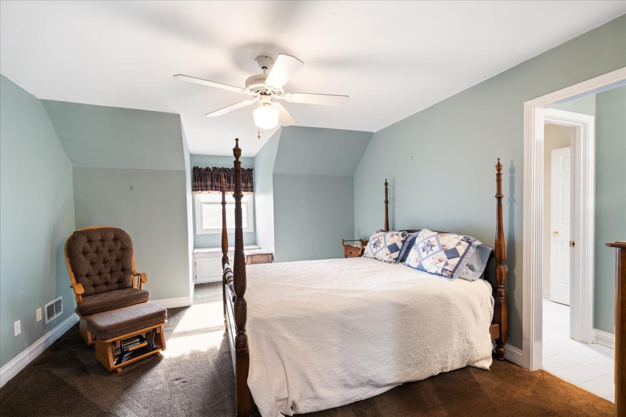 Turn-Key Equestrian Estate With Indoor Arena - photo 17