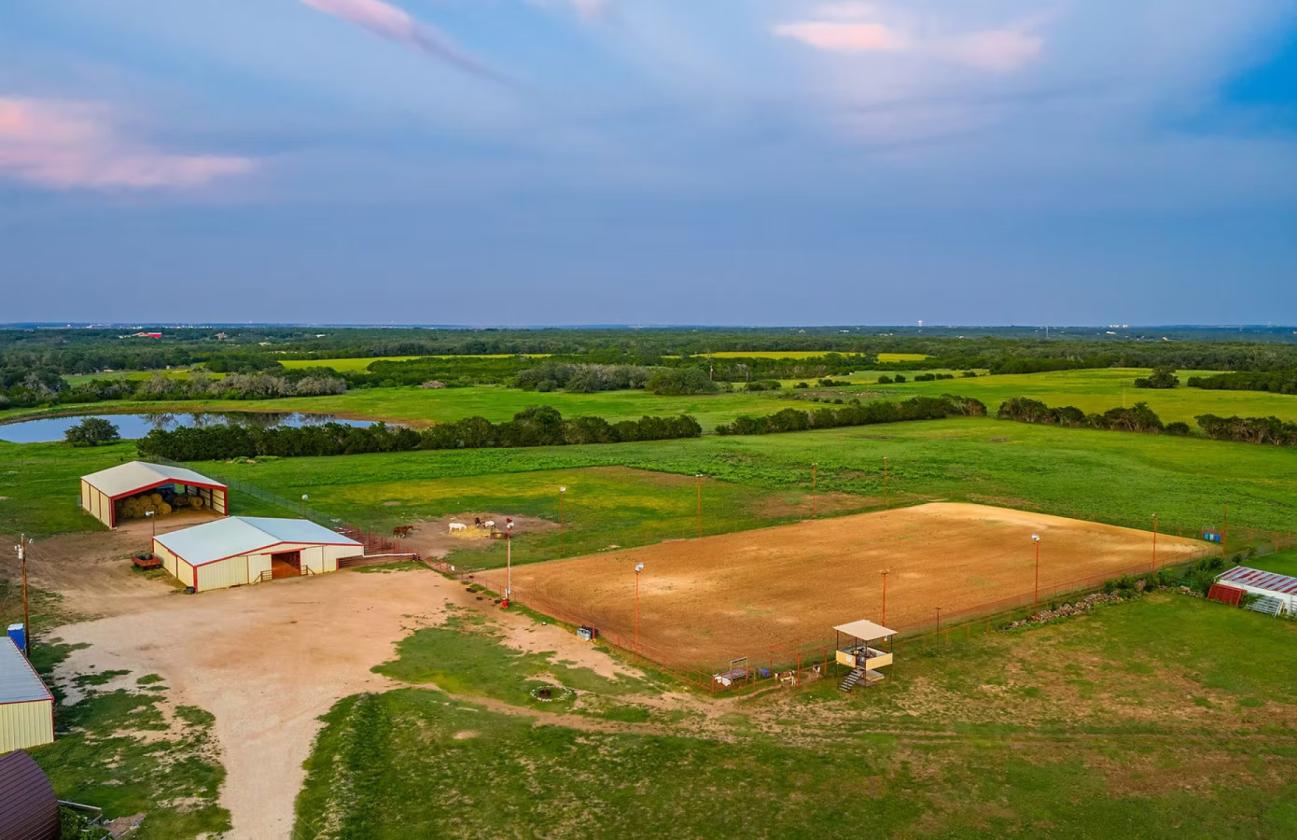 Hill Country Horse Ranch - photo 4