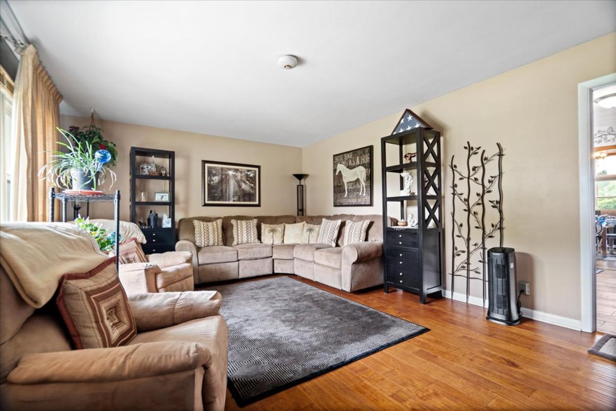 Nearly 12 acre horse farm! - photo 13