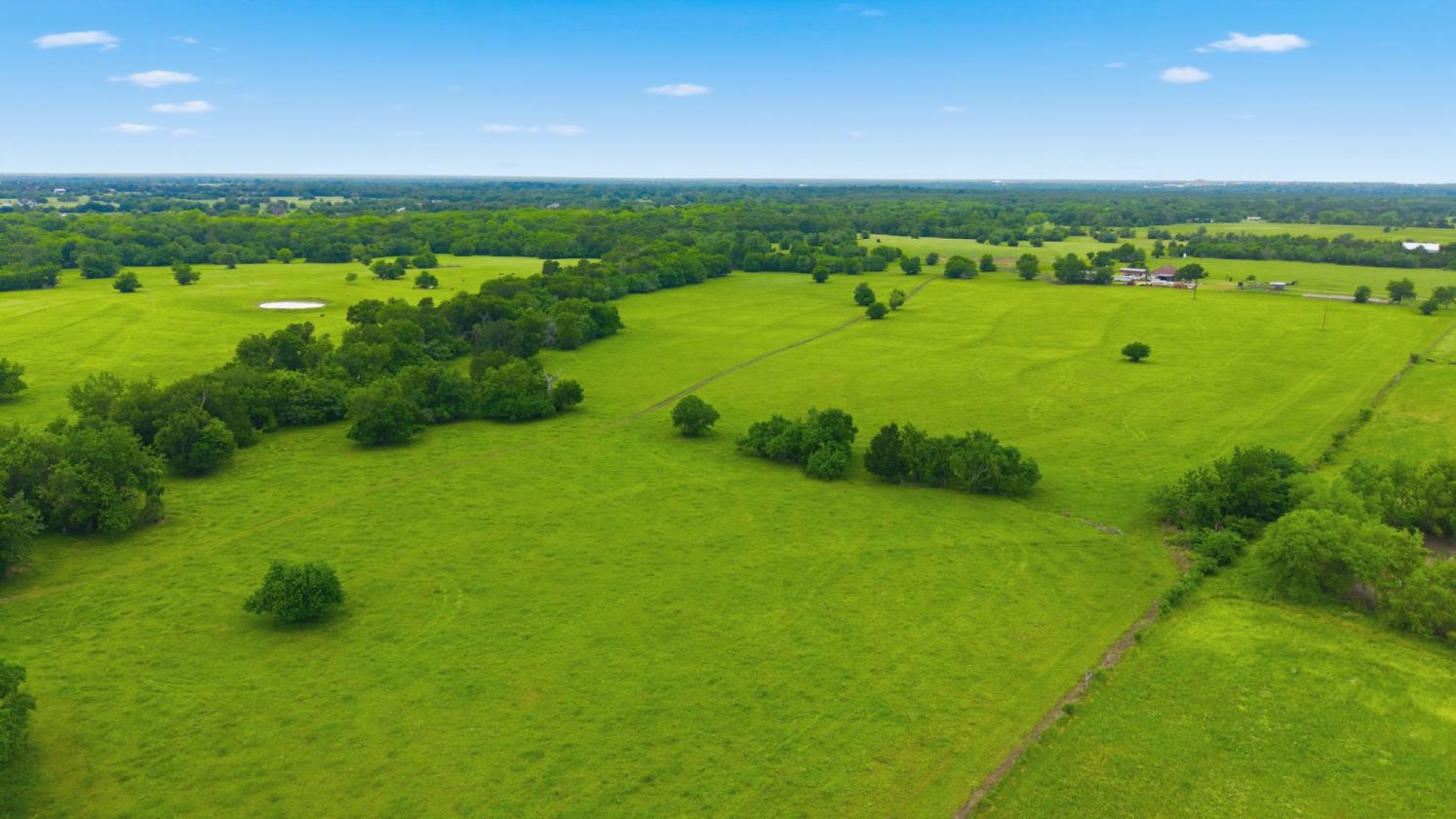 194 ACRE BREATHTAKING RANCH - photo 5