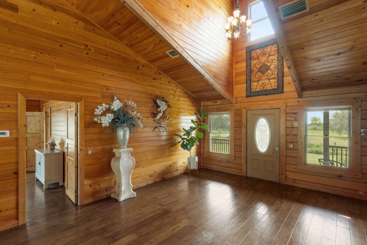 Luxury Farm on 5.96 Acres - photo 3