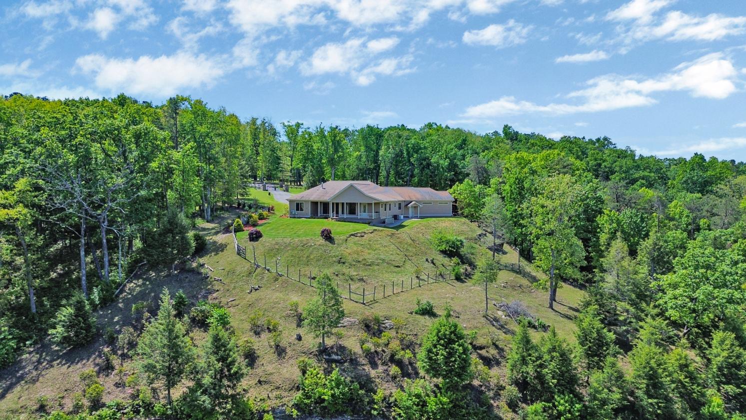 Luxury living meets sweeping, unforgettable views - photo 4