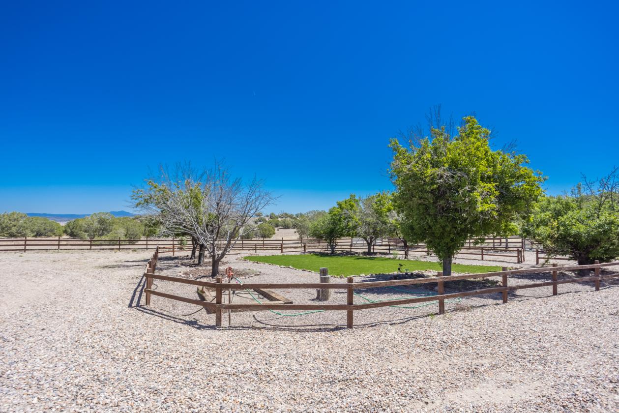 Gentlemans ranch Over 21 acres of Privacy - photo 17
