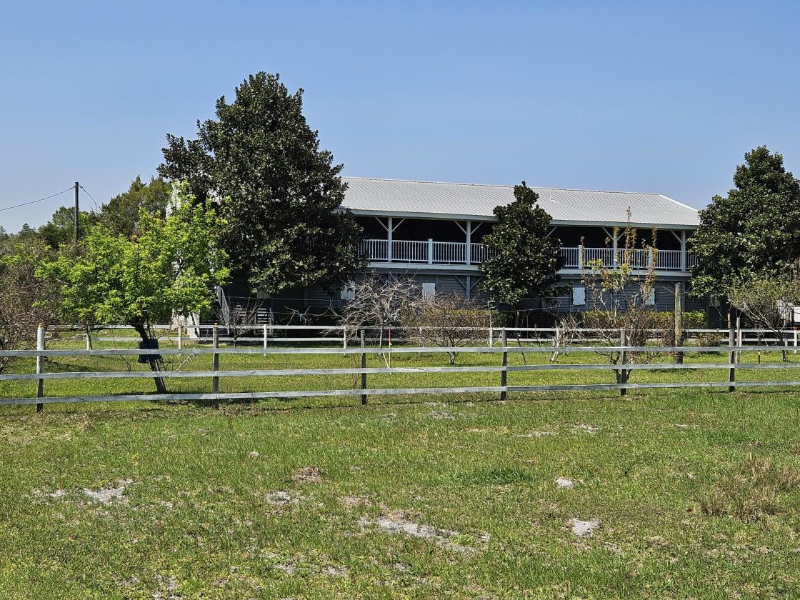 Affordable Equestrian property - photo 1