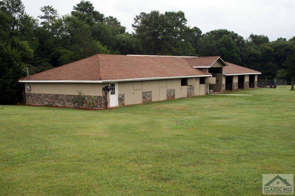 EQUESTERIAN FARM and QUIET, SOUTHERN LIVING at its FINEST