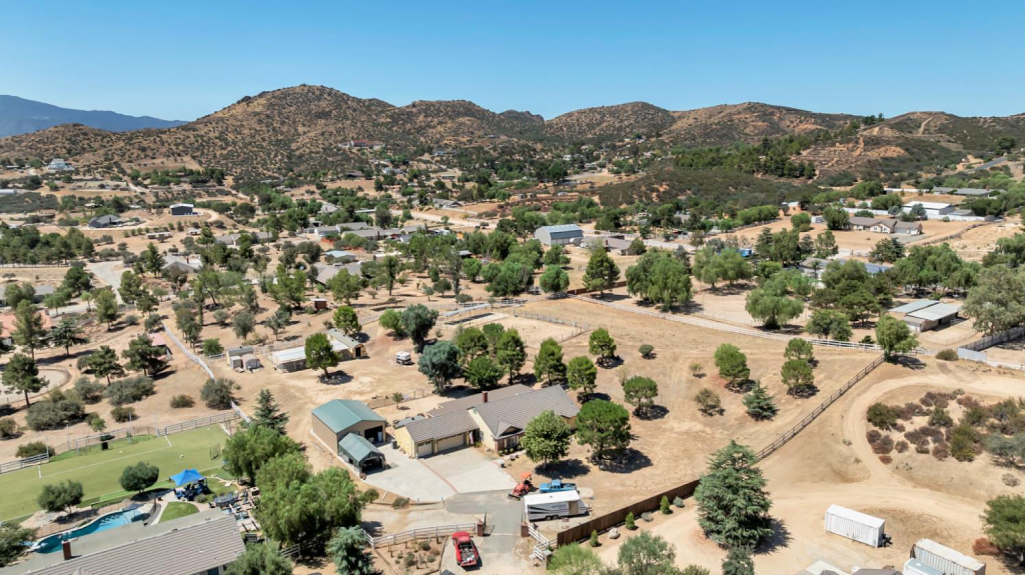 Agua Dulce Horse Property w/ Barn, Arena & Garage - photo 29