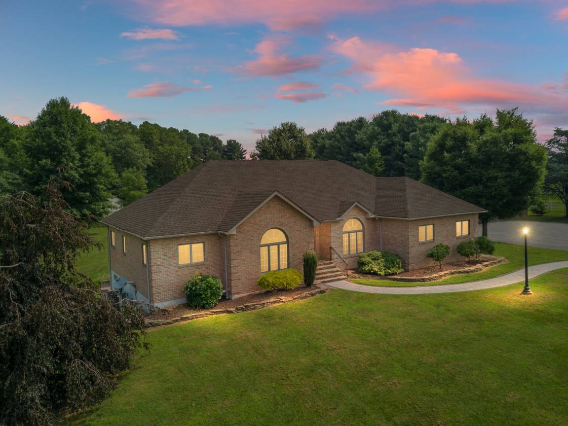 Horse Property for sale.