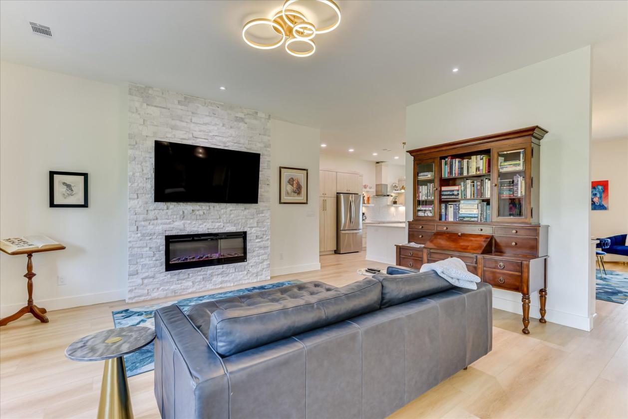 6 Stall Modern Luxury Farm in Equestrian Community - photo 8
