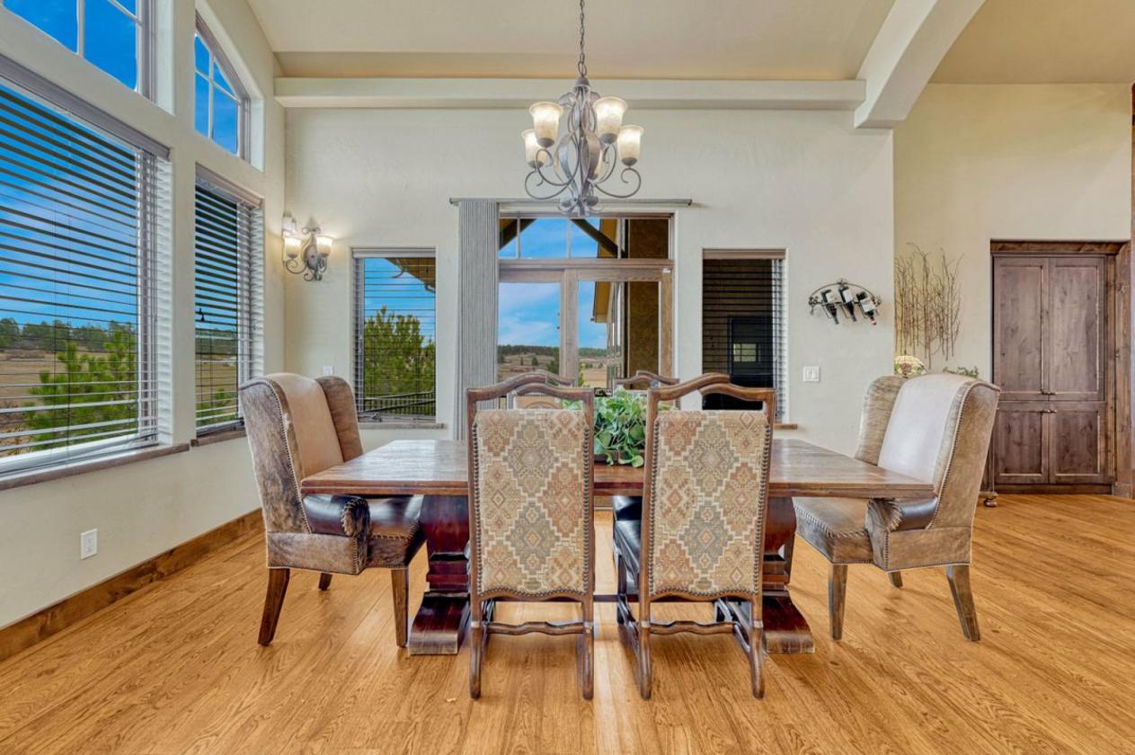 Timeless Equestrian Living Made for Entertaining - photo 18