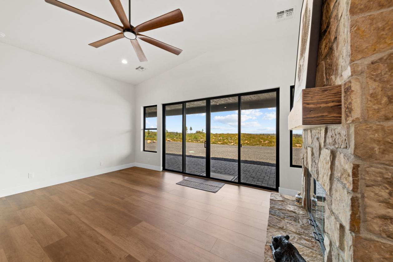 Brand New Build with Panoramic Views - photo 8