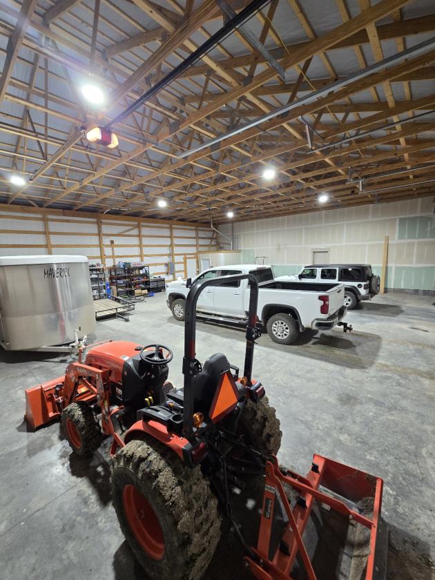 Custom Bardominium Home, New Barn, Indoor Arena! - photo 20