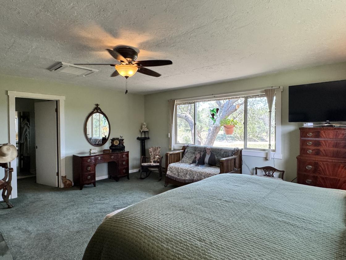 RARE OPPORTUNITY FOR PRIVACY, SPACE & CONVENIENCE - photo 16