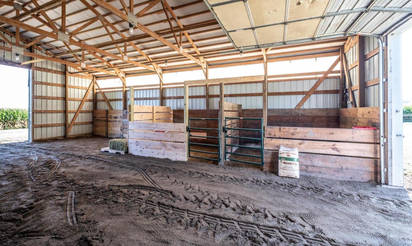 Updated Rambler on 6 acre small horse farm - photo 10