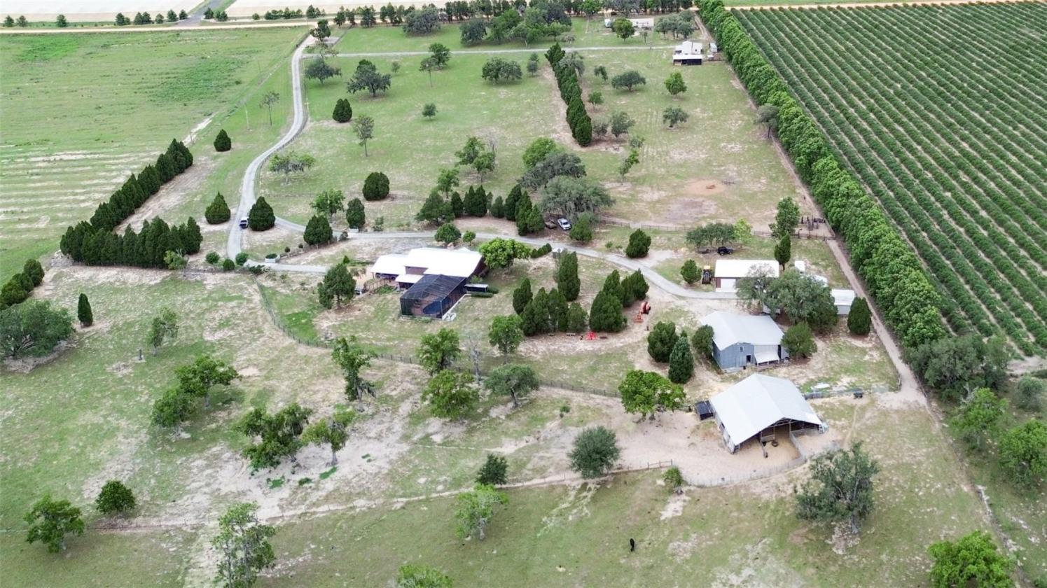 A BEAUTIFULLY SECLUDED 30 ACRE EQUESTRIAN ESTATE - photo 29