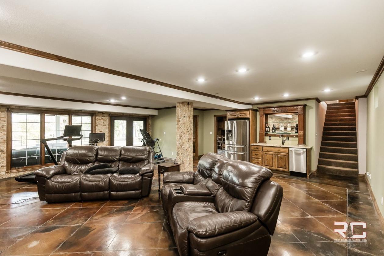 Country Home on 25 acres in Russell County, KS - photo 12