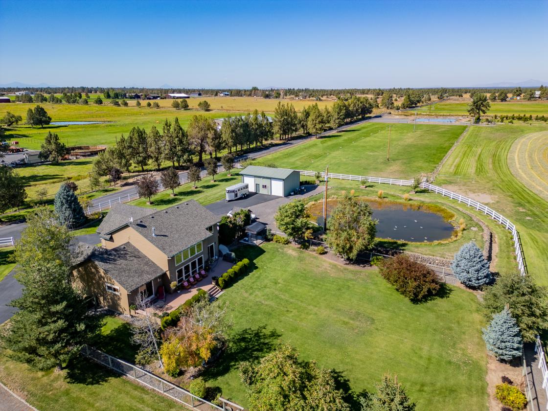 Horse Farm & Equestrian Estate in Bend - photo 6