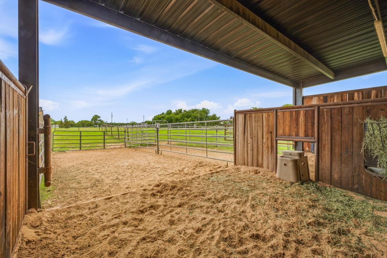 Gorgeous, Rock Home Situated on 15.4 Coastal Acres - photo 26