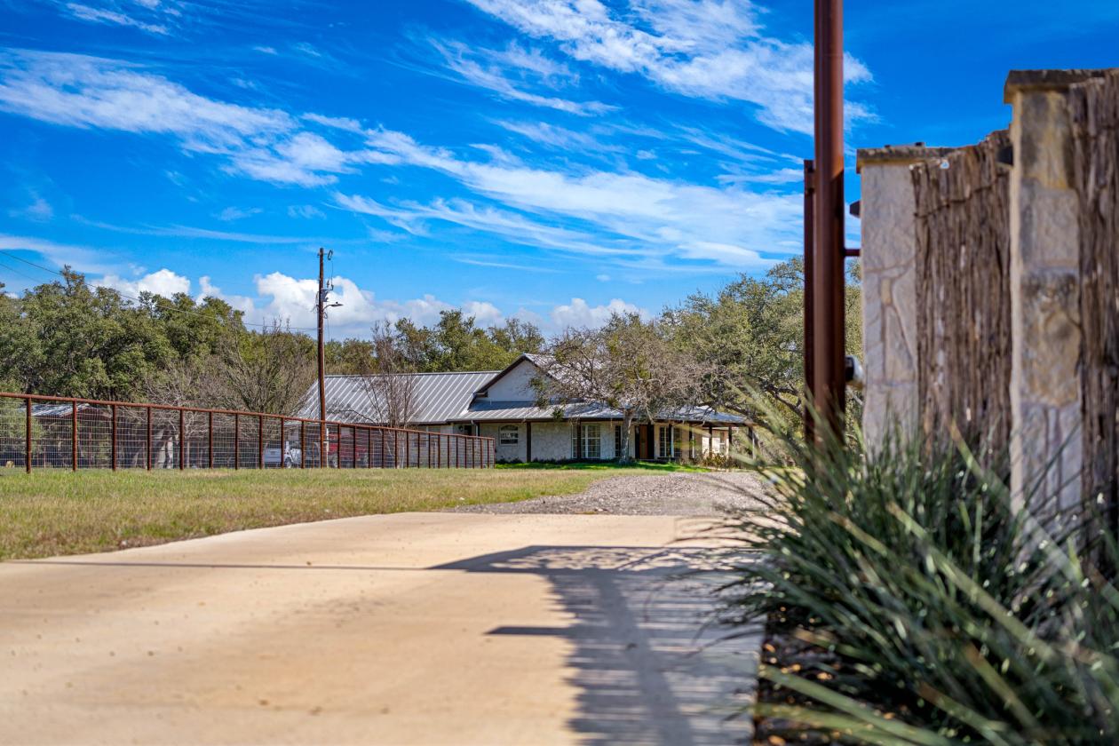 19.99 Acres With 2 Homes, Ideally Fenced - photo 10