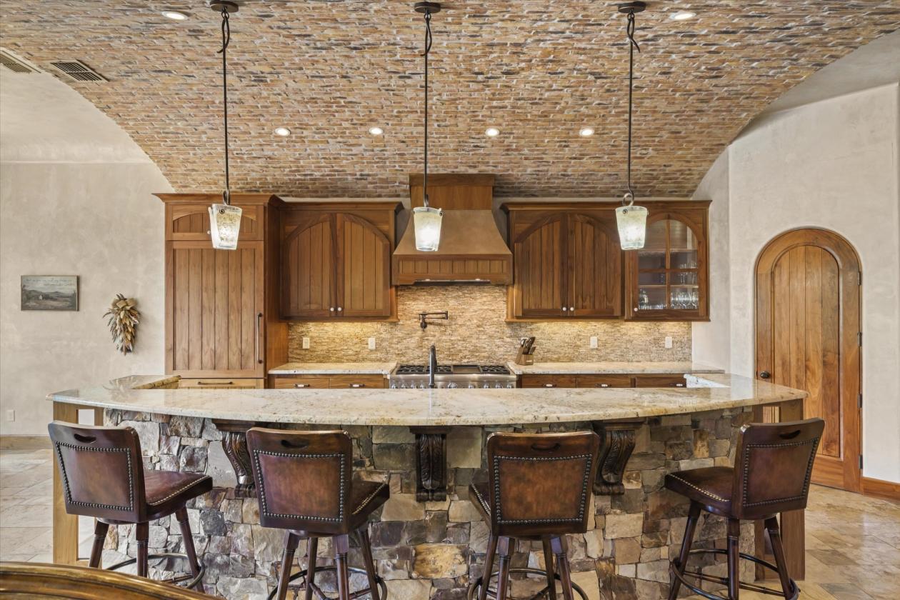 ONE OF THE FINEST ESTATE COMPOUNDS - photo 13