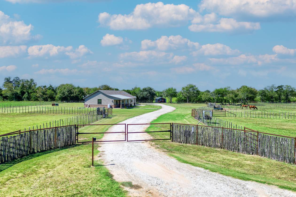 Horse Property for sale.