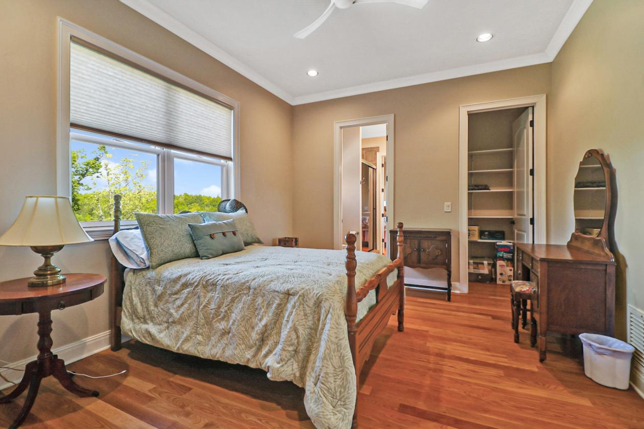 Luxury living meets sweeping, unforgettable views - photo 25