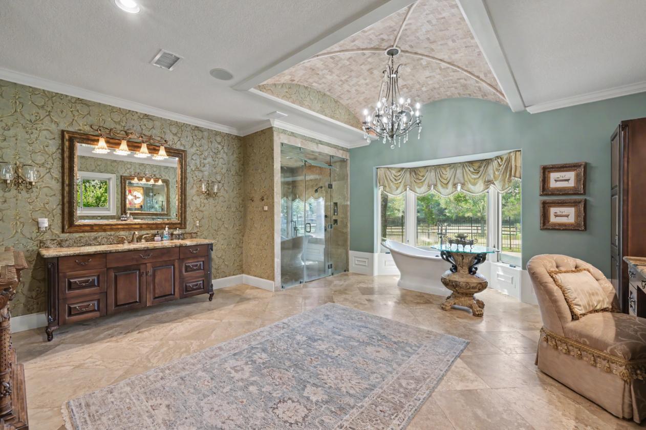 Private Equestrian Estate with guest house - photo 16
