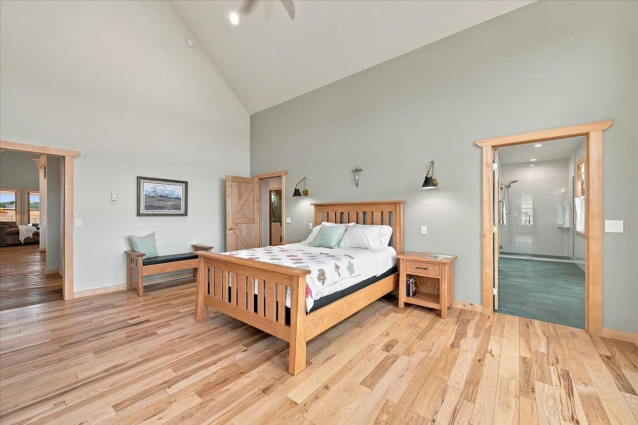 Bring Horses to gorgeous views and custom home! - photo 17