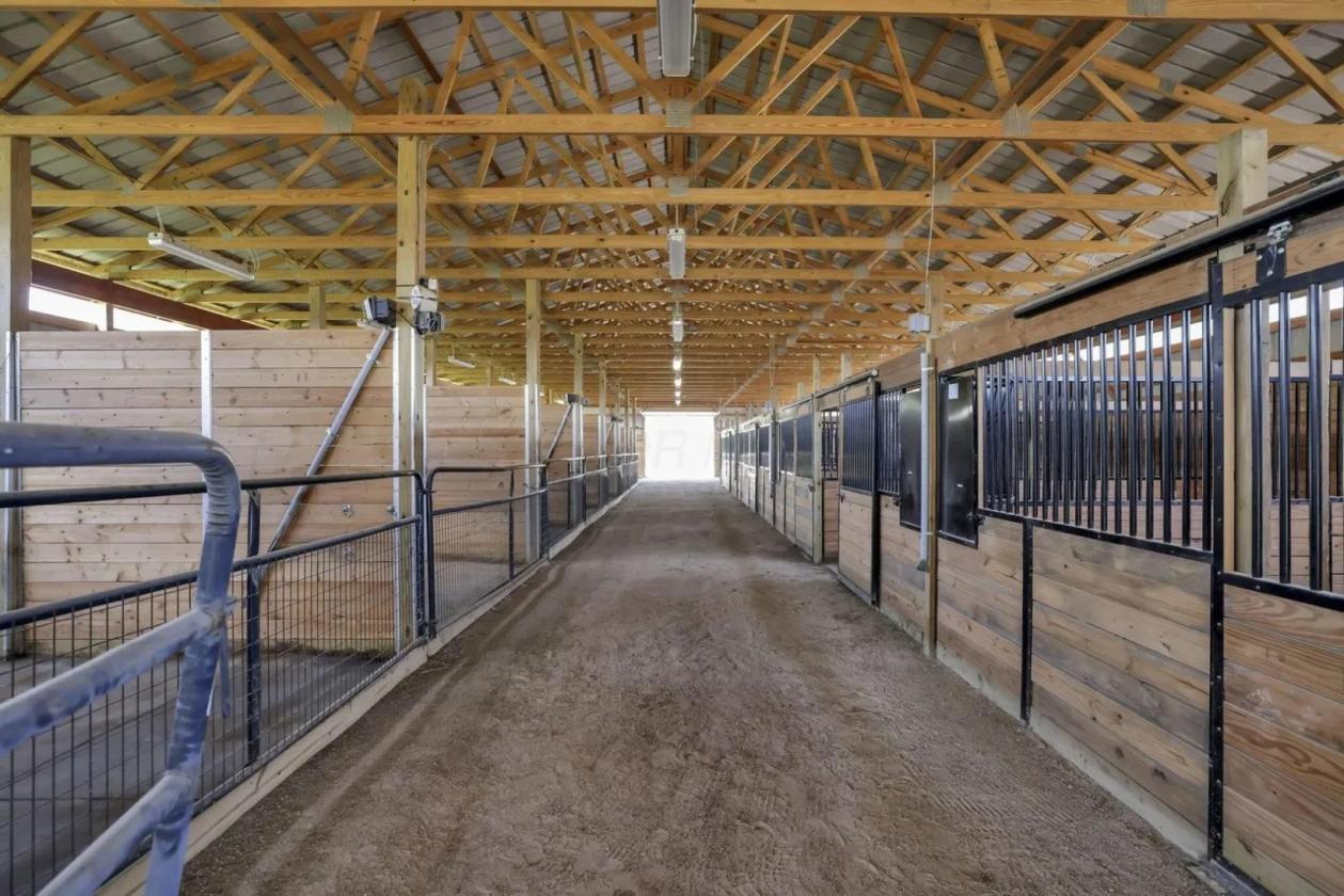 Luxury 57+ Acre Equestrian Estate -- NNN LEASE - photo 12