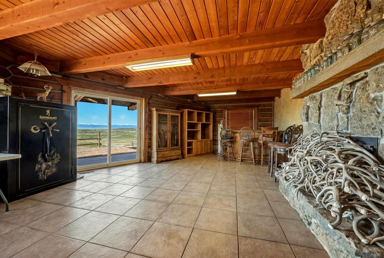 Premier Horse Property With Trophy Mule Deer - photo 23