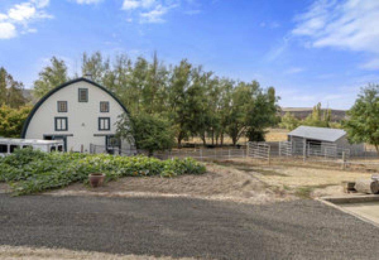 Unique Country Craftsman-Huge Barns-14+ Acres - photo 21