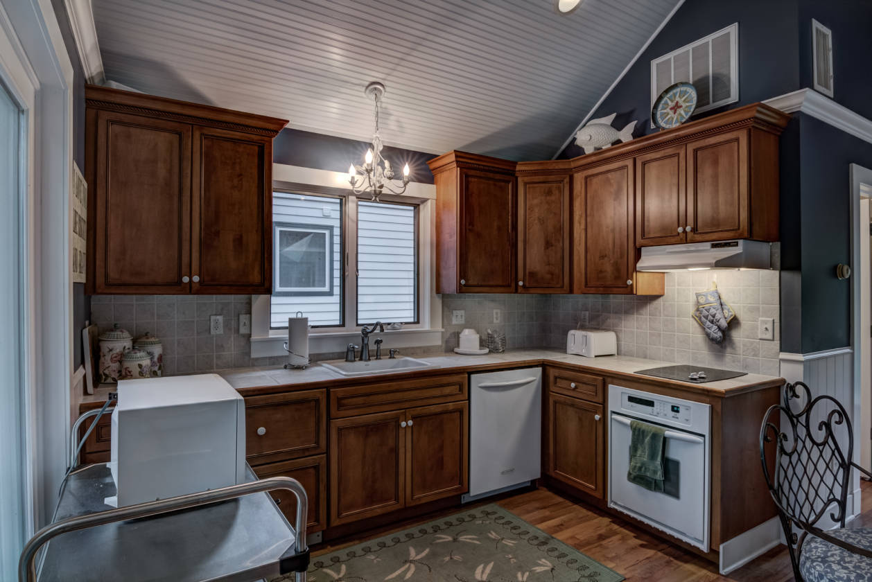 PRICE REDUCED!Luxury, ONEOFAKIND, estate!! 28+ acres on Beautiful