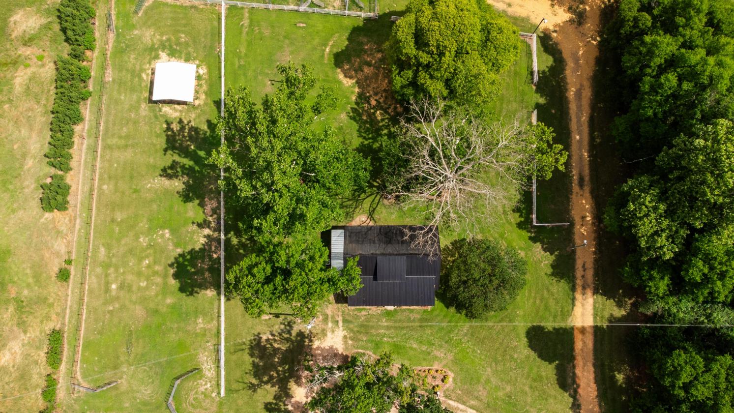 Beautiful Restored Farm House & The Perfect Land - photo 28
