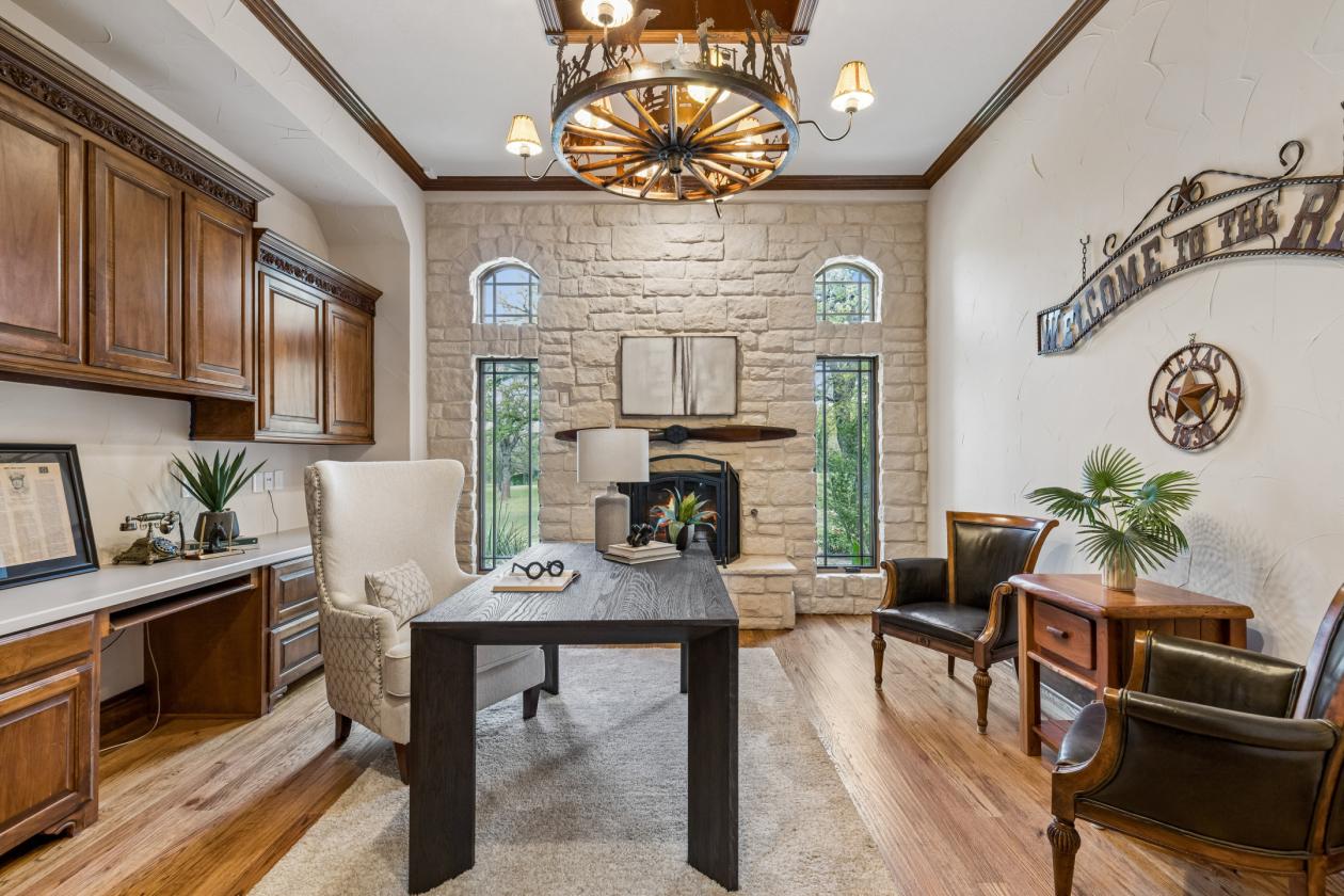 Luxury Living and Equestrian Infrastructure - photo 10
