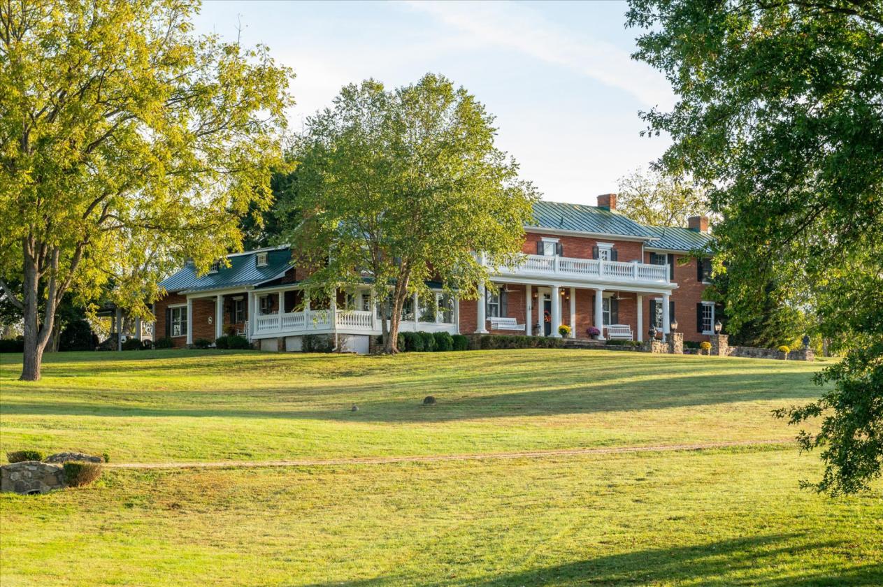 Estate with horses and golf on site - photo 4