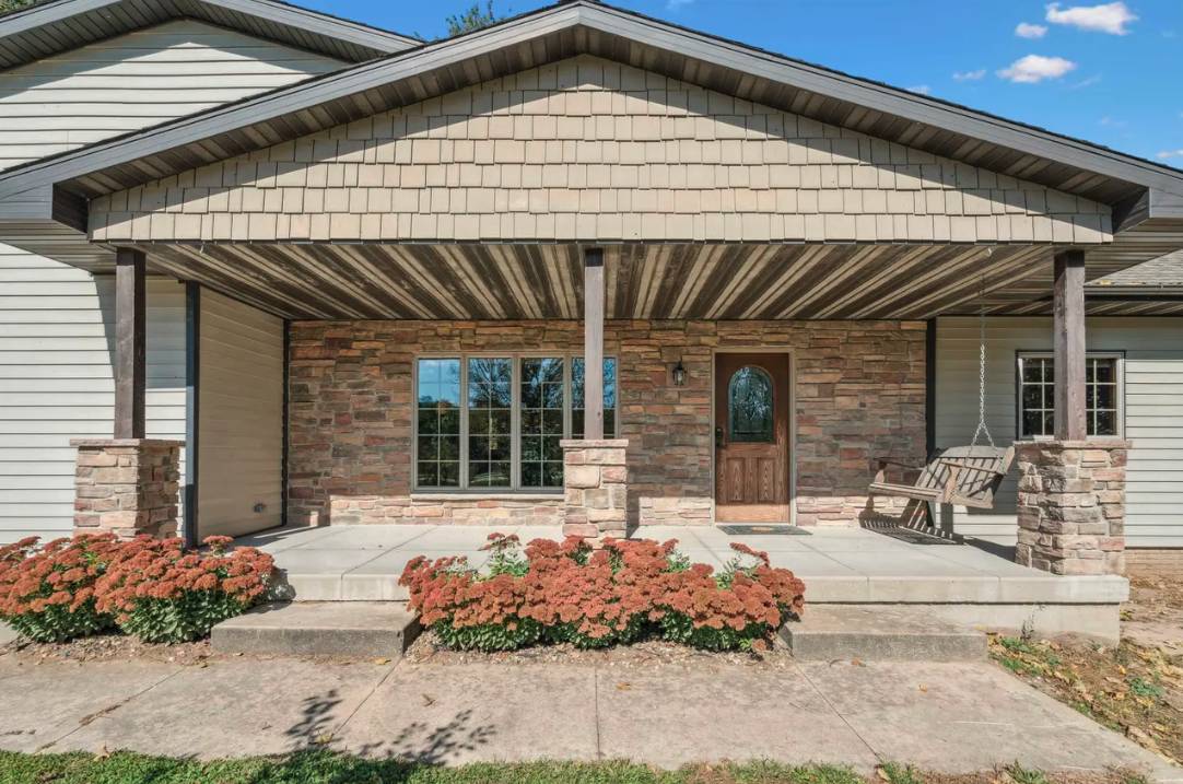 Horse Property for sale.