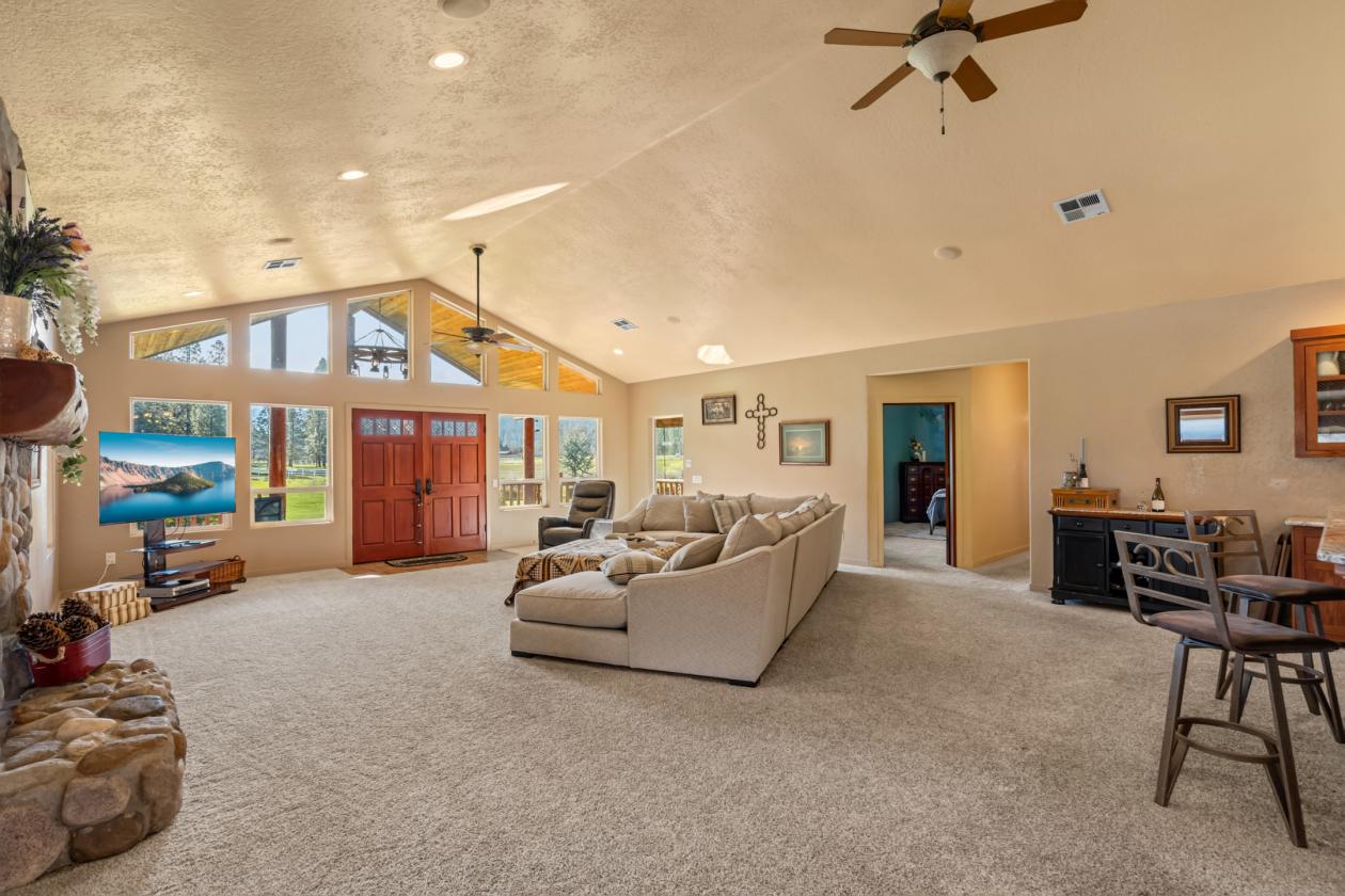 Amazing Horse Property in Southern Oregon - photo 17