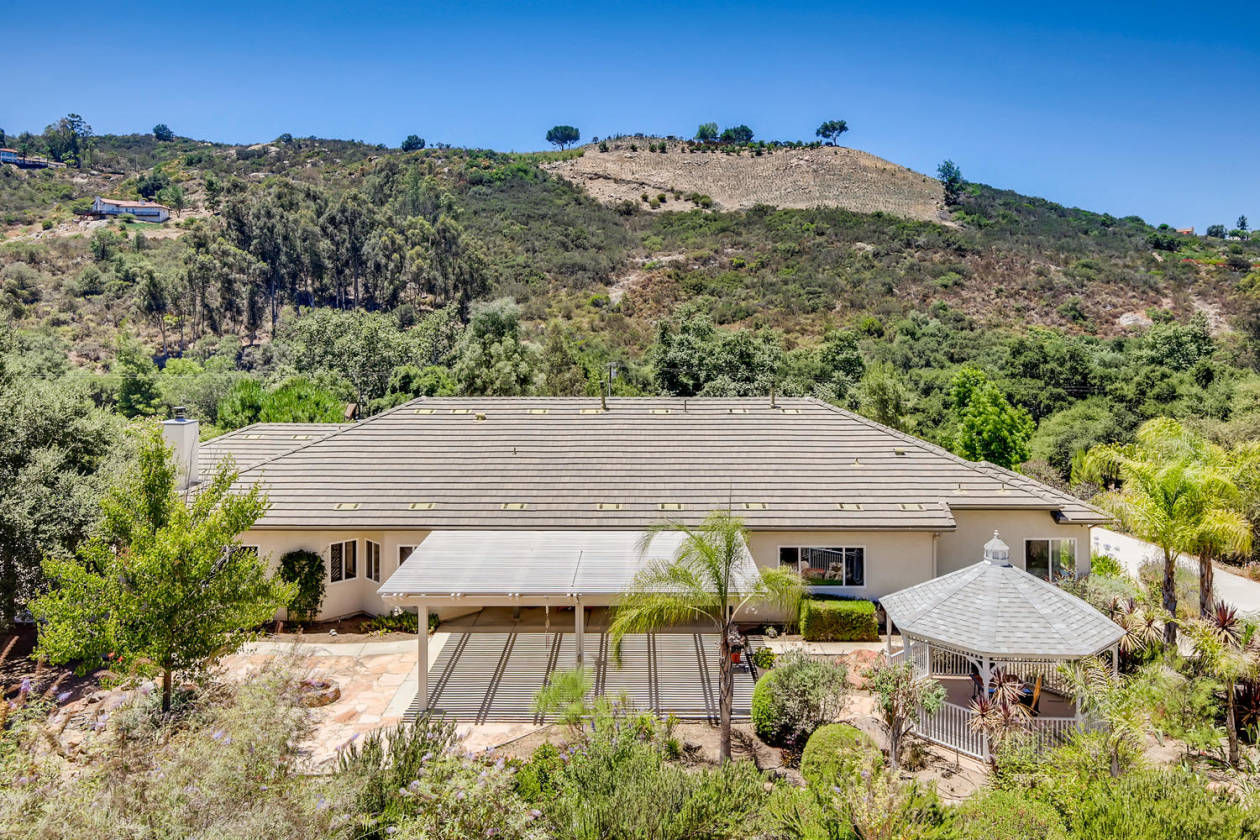 CUSTOM HOME 5.84 ACRES HORSE PROPERTY VALLEY CENTER CA Valley Center