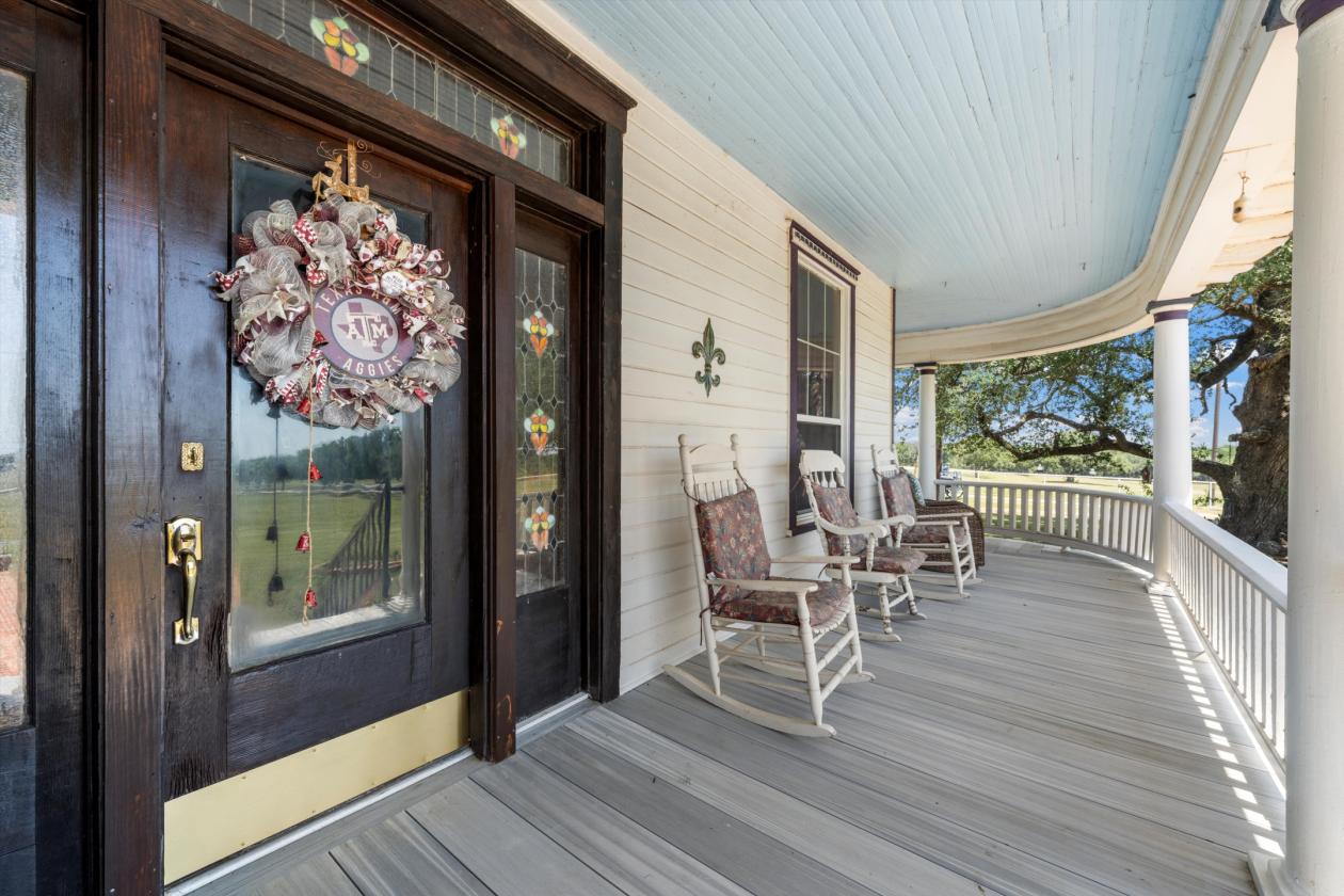 Beautiful 101 Acre Equestrian Facility & Residence - photo 9