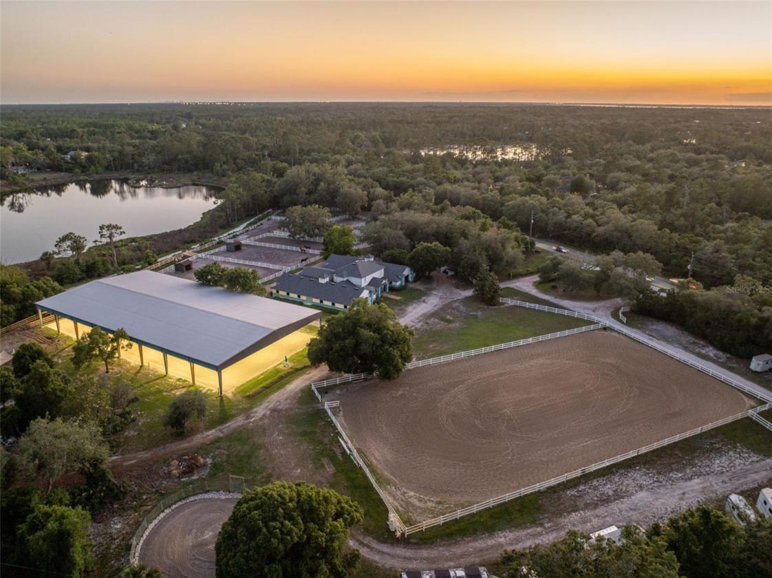 PRICE DROP - 23 Stalls - 2 Homes - Covered Arena - photo 10