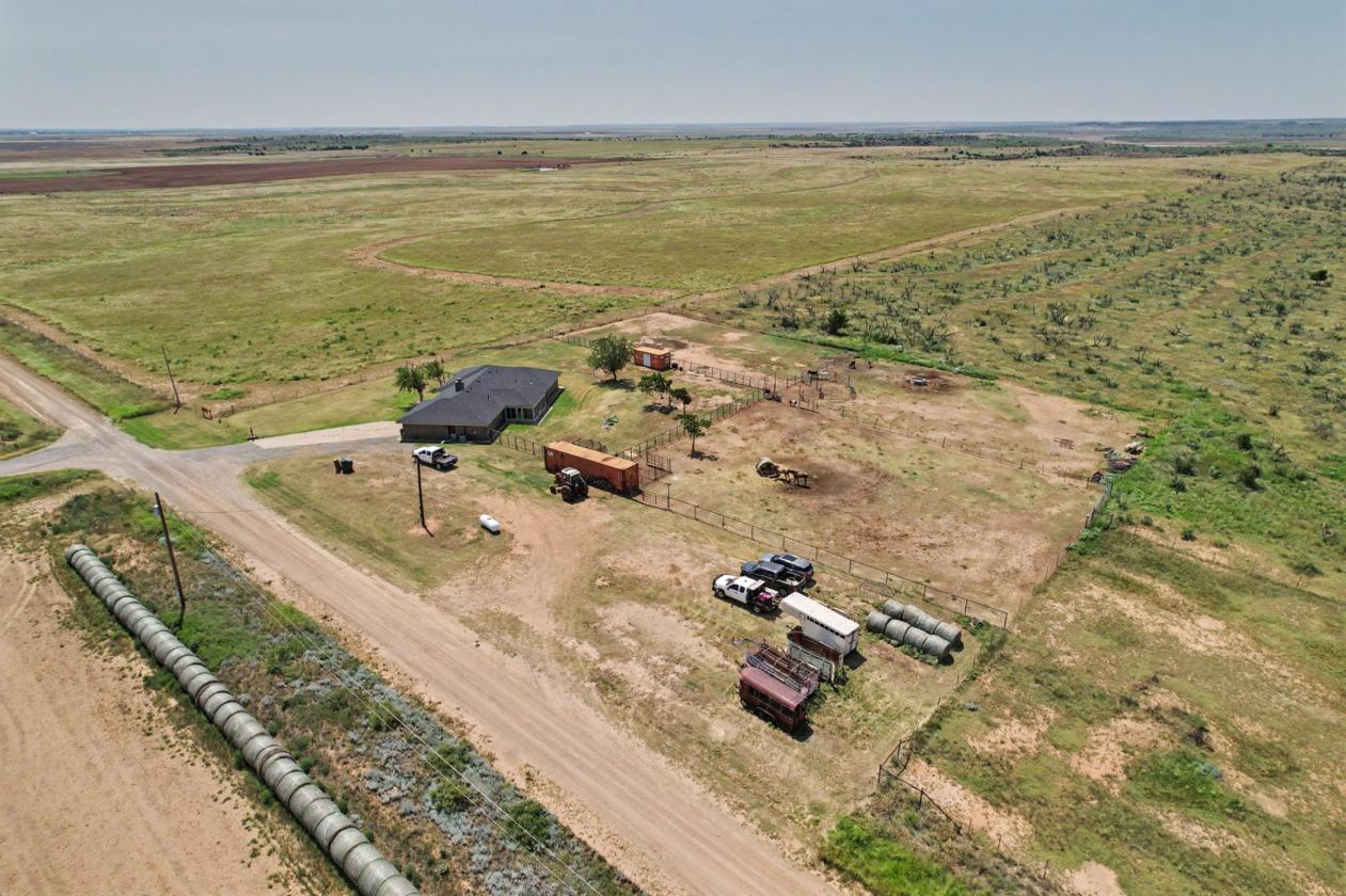 HOME ON 2.61 ACRES WITH HORSE PEN - photo 13