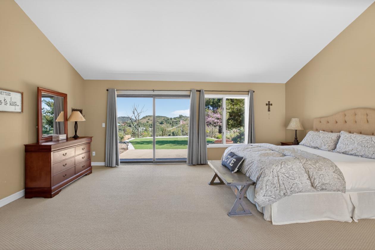 Private Sanctuary in La Cresta Equestrian Community - photo 18
